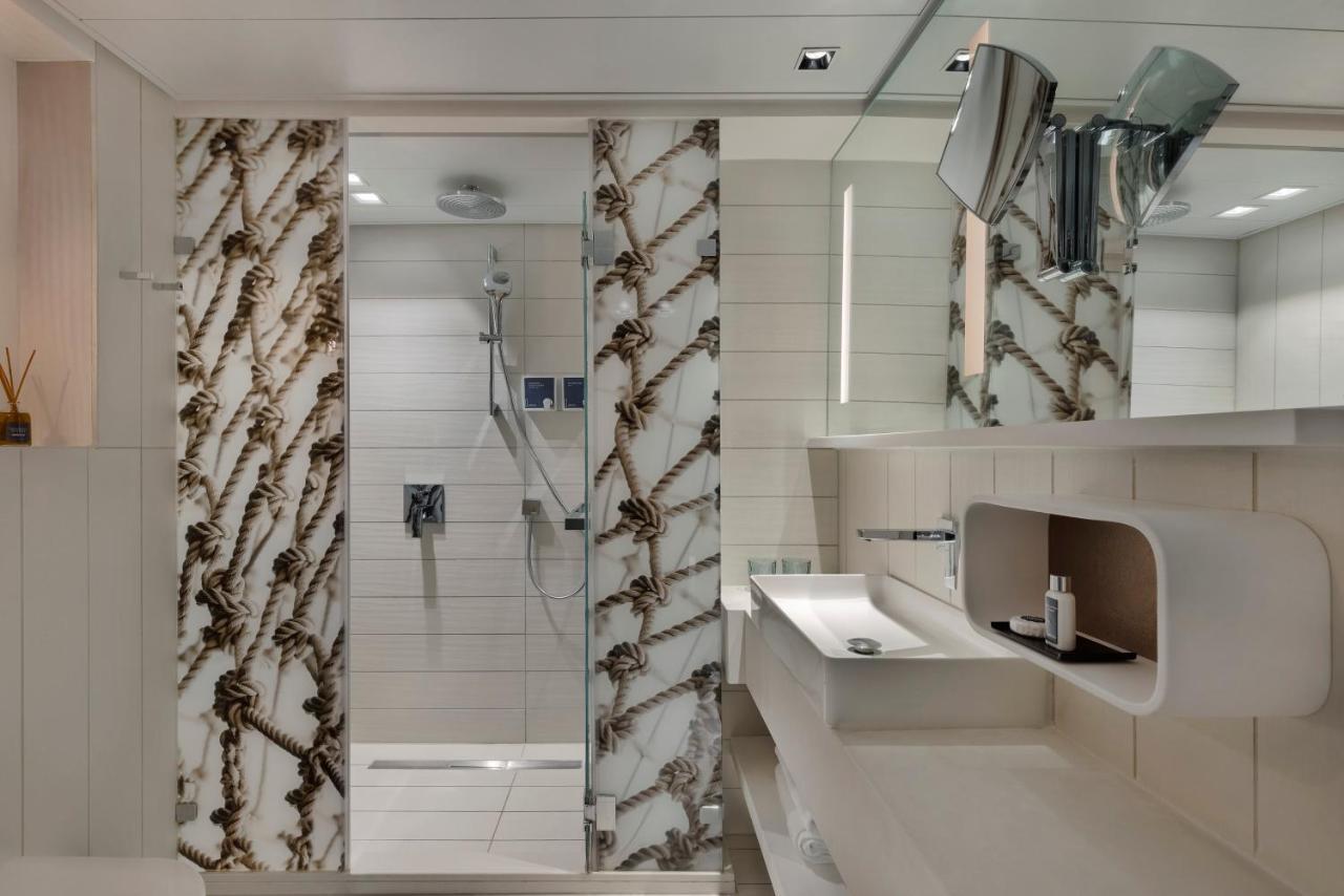 Port Tower By Isrotel Design Tel Aviv Bagian luar foto